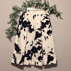 Zara structured pleated midi skirt M